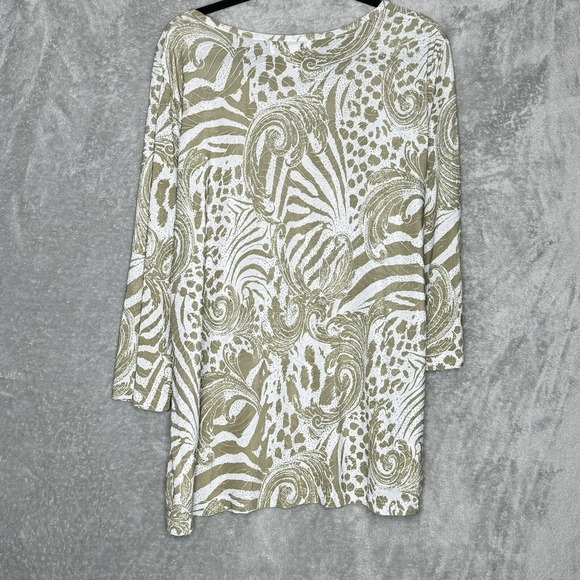 CD Daniels 1X Top Shirt Green Animal Print 3/4 Sleeve Scoop Neck Stretch Texture - Picture 4 of 6